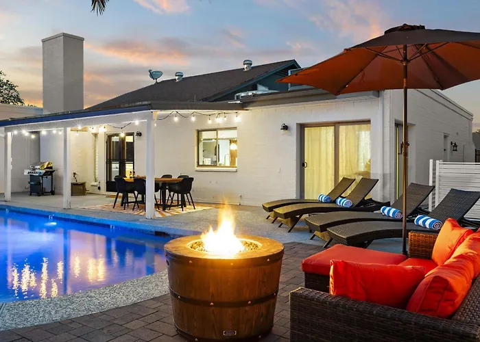 Peaceful Palm - Chic With Pool & Games Сasa de vacaciones