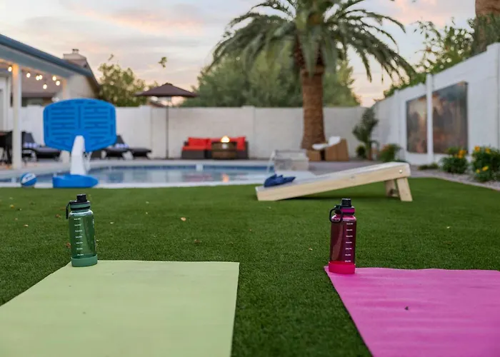Сasa de vacaciones Peaceful Palm - Chic With Pool & Games *