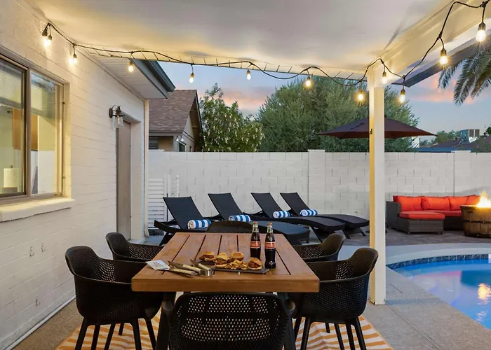 Peaceful Palm - Chic With Pool & Games Сasa de vacaciones